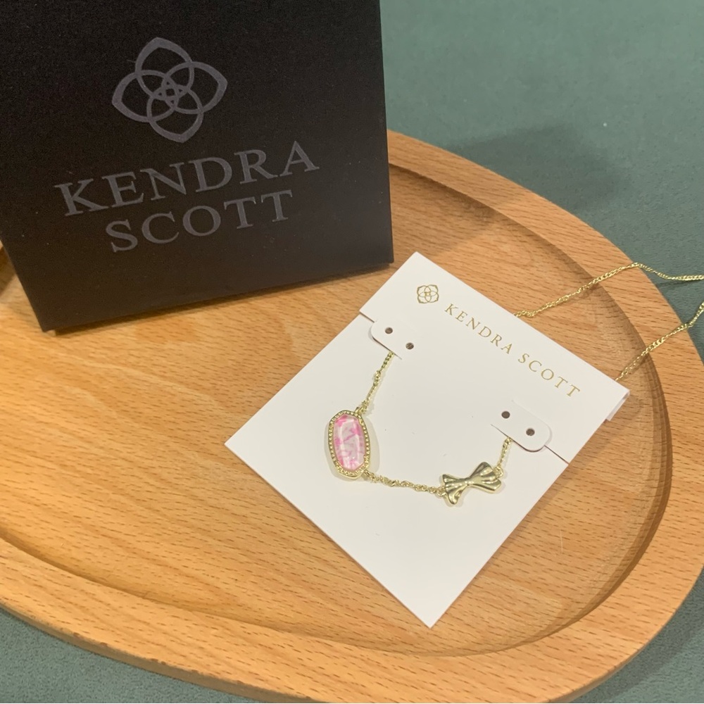 Kendra Scott Women’s Necklace 💕